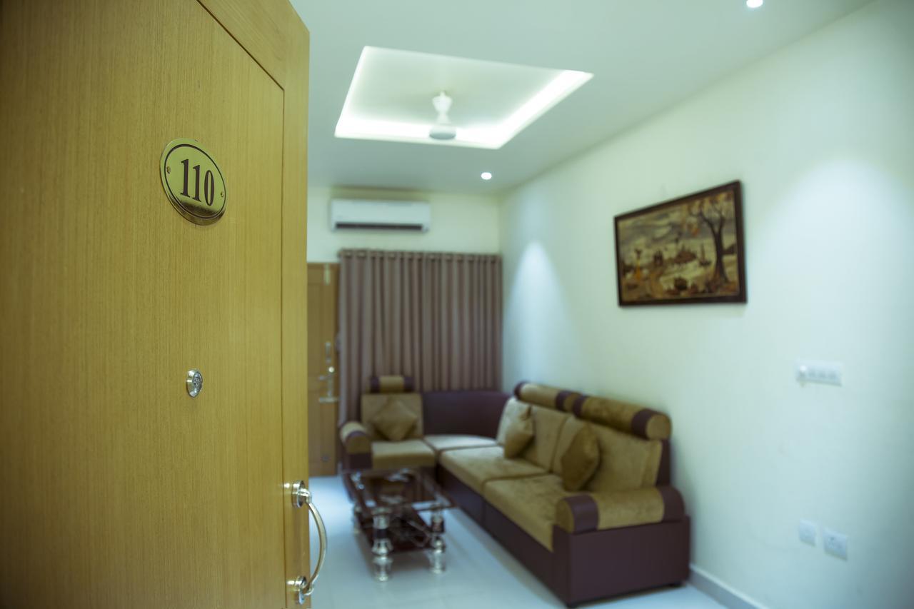 The Grand White Palace Hotel Mayiladuthurai Esterno foto