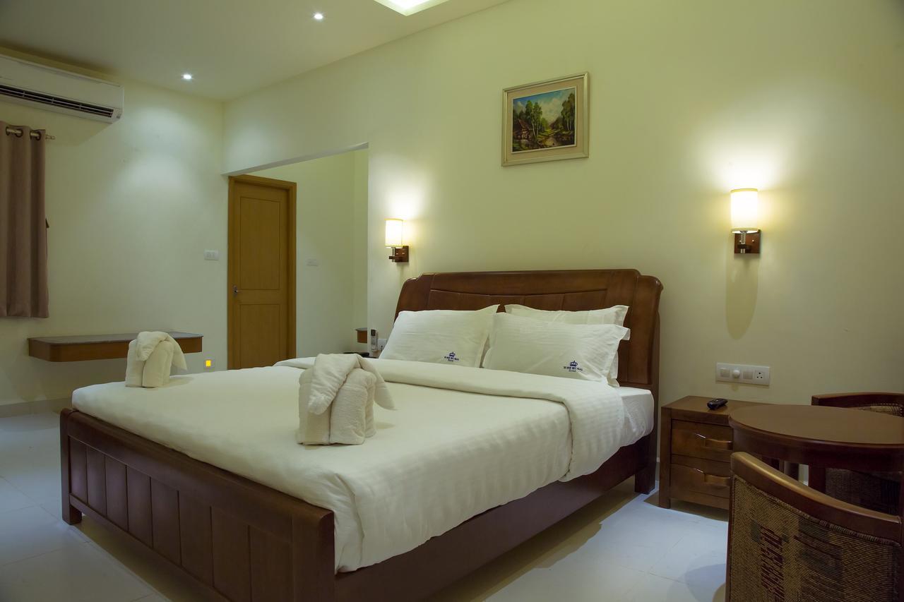 The Grand White Palace Hotel Mayiladuthurai Esterno foto